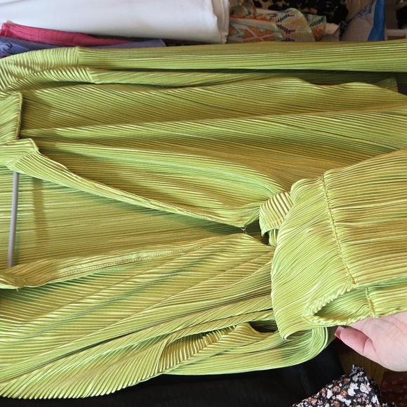 New plisse top - Picture 4 of 4